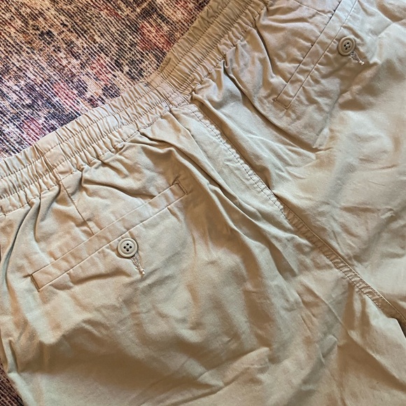 NWT J CREW 6" dock Khaki short medium - Picture 4 of 7
